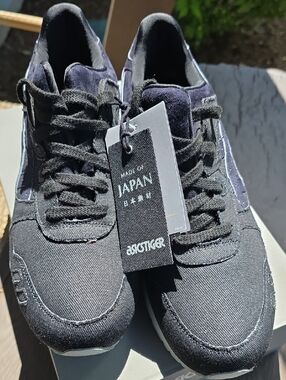 Asics Men's Black Navy Low-Top Sneakers